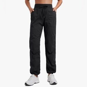 CRZ YOGA Lightweight Workout Straight Leg Pants Length 30" Size M Black NWOT